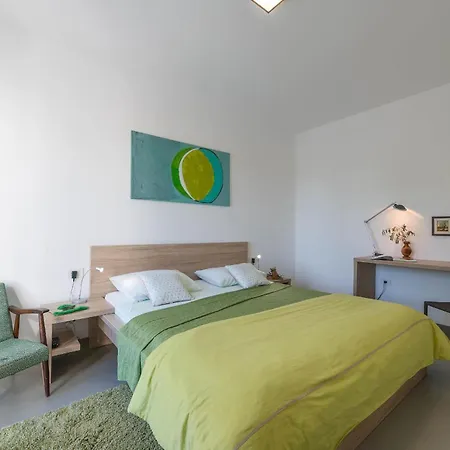 Lounge Kapelana With Private Pool, Basketball, Volleyball & Football