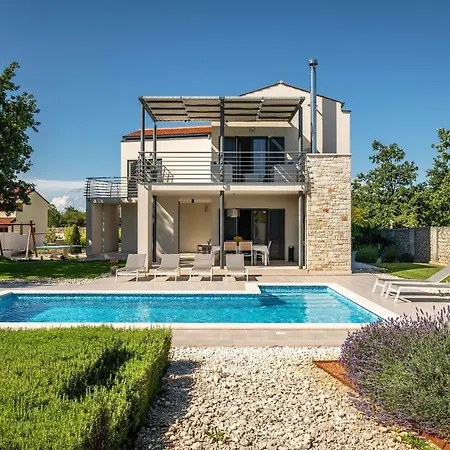 Lounge Kapelana With Private Pool, Basketball, Volleyball & Football Villa Juršići