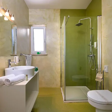 Villa Lounge Kapelana With Private Pool, Basketball, Volleyball & Football