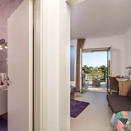 Lounge Kapelana With Private Pool, Basketball, Volleyball & Football Villa Jursici