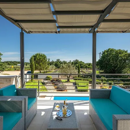 Lounge Kapelana With Private Pool, Basketball, Volleyball & Football Villa Juršići