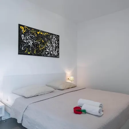 Lounge Kapelana With Private Pool, Basketball, Volleyball & Football Villa *