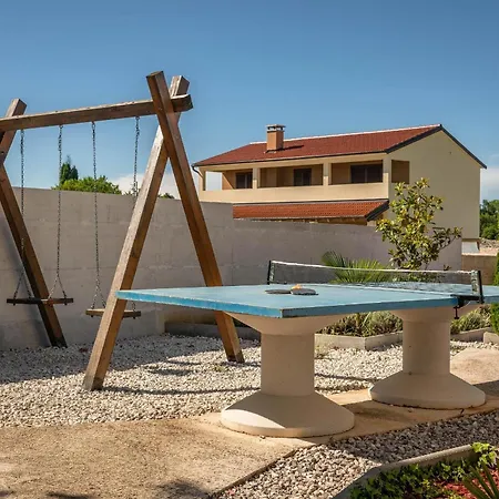 Lounge Kapelana With Private Pool, Basketball, Volleyball & Football Villa Juršići